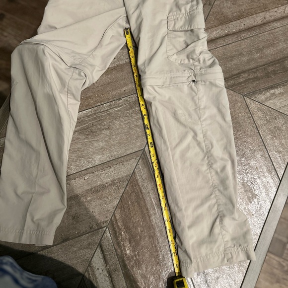 Columbia Kids' Zip Off Tan Cargo Pants size 10/12 Adjustable waist - Picture 6 of 6